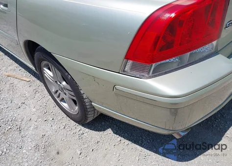 2005 Volvo S60 2.5T from USA, damaged, VIN YV1RS592952441652